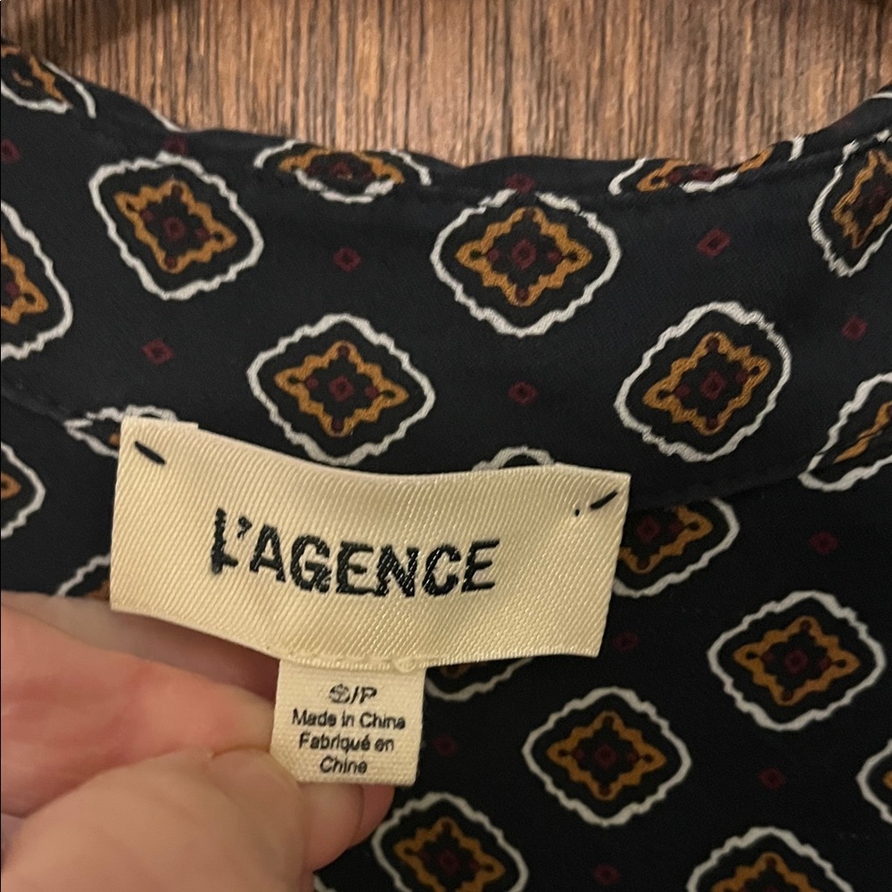 L'AGENCE Navy Geometric Button-Down Shirt - Picture 2 of 12